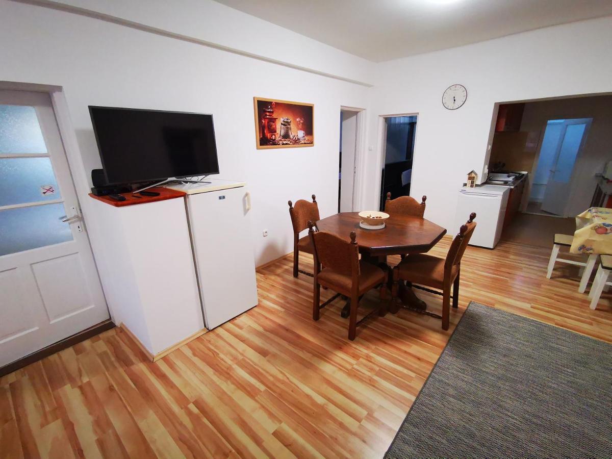 Máté apartman Gyula Exterior foto