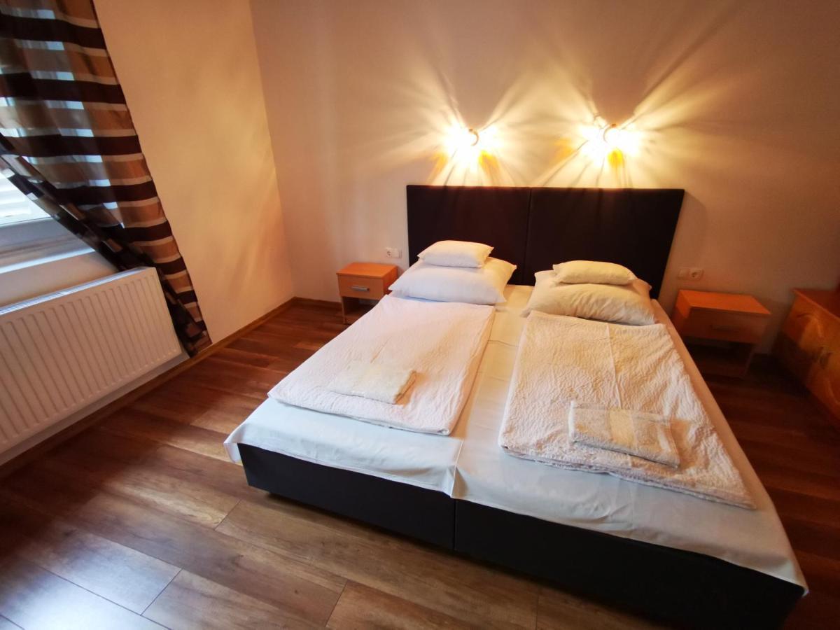 Máté apartman Gyula Exterior foto