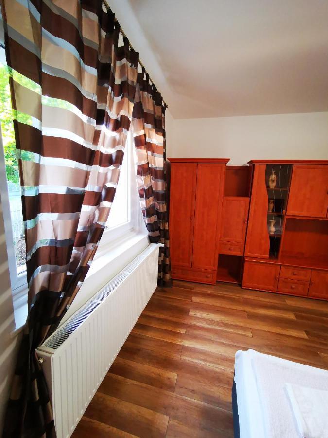 Máté apartman Gyula Exterior foto