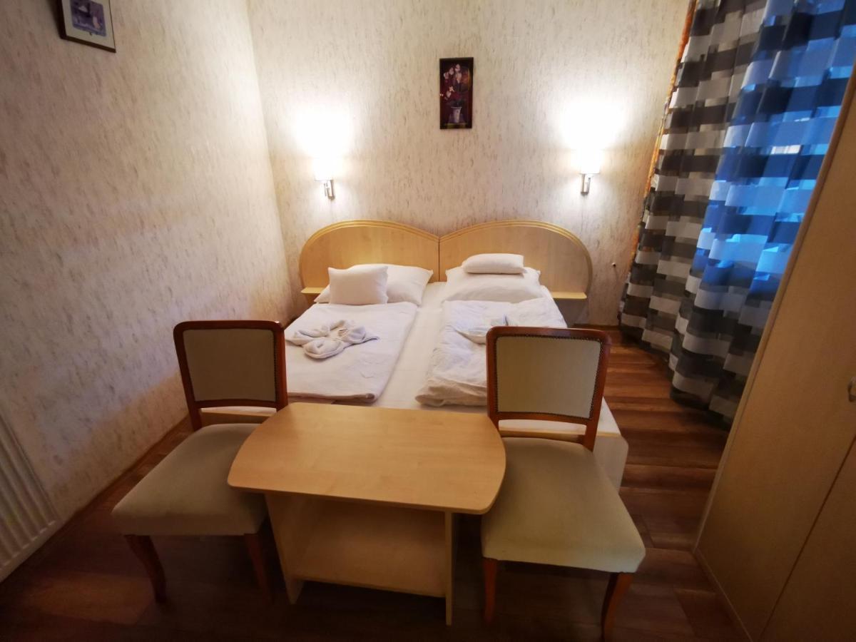 Máté apartman Gyula Exterior foto