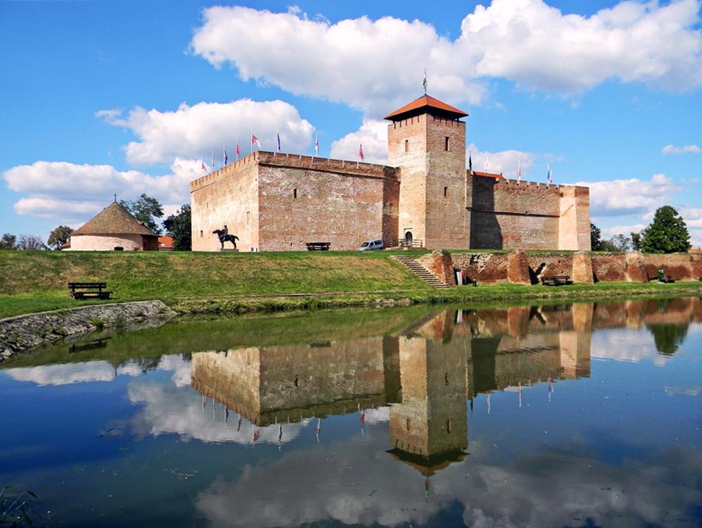 Máté apartman Gyula Exterior foto